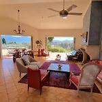 Casa Soprana - De Indépendant Avec Piscine Et Jardin Privés - Independant Of With Private Pool&garden Сasa de vacaciones