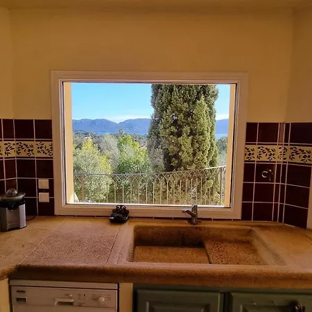 De 250 M2 Plein Sud, Vue Mer, à Marina Di Fiori Porto-Vecchio (Corsica)