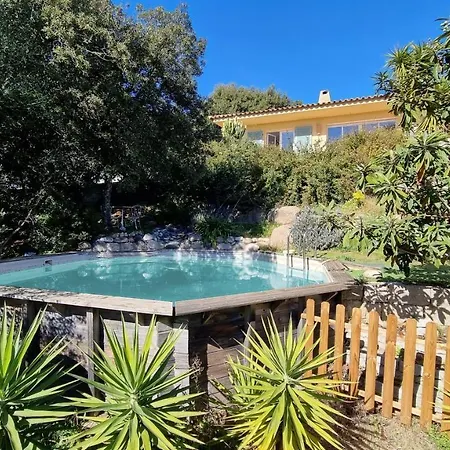 Hébergement de vacances De 250 M2 Plein Sud, Vue Mer, à Marina Di Fiori