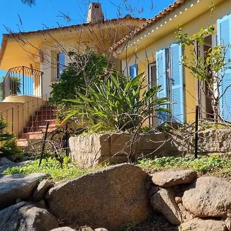 Hébergement de vacances De 250 M2 Plein Sud, Vue Mer, à Marina Di Fiori *